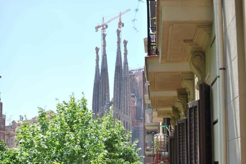 Gaudi Sdb Apartment Barcelona Exterior photo